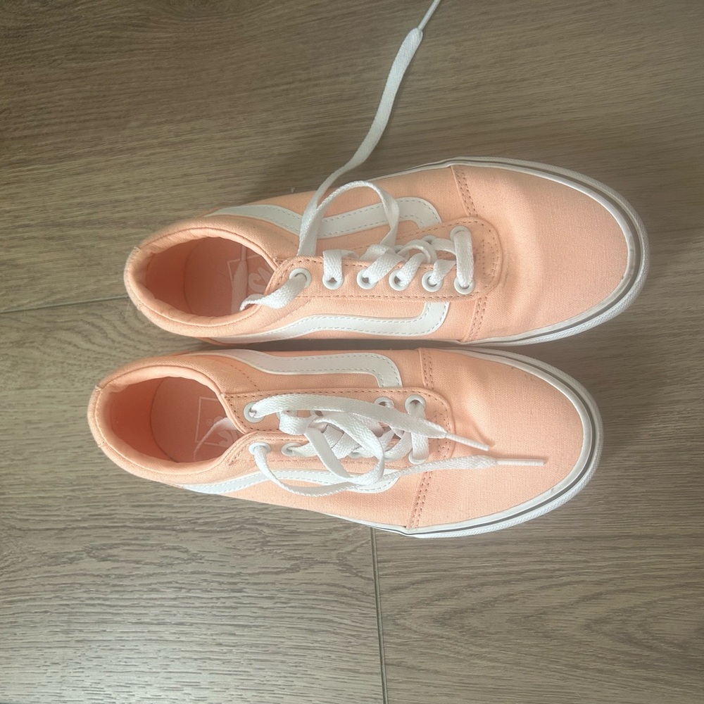 Vans Women’s Ward Shoes in Peach